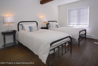LEAST EXPENSIVE 3 BEDROOM IN THE CORE! Beautifully renovated - photo 11