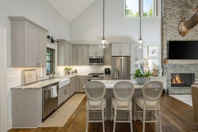 Discover refined mountain living in the heart of Chinquapin, a - photo 17