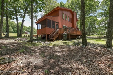 Mill Pond Home Sale Pending in Bushkill Pennsylvania