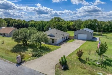 Lake Home For Sale in Gordonville, Texas