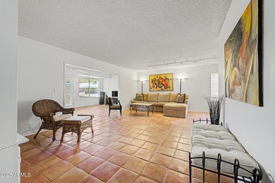 Embrace the Sun City lifestyle in this charming 2BR/2BA home! - photo 3