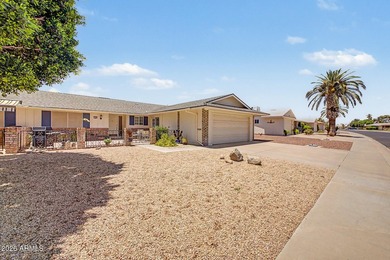 Embrace the Sun City lifestyle in this charming 2BR/2BA home! - photo 8