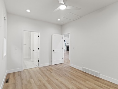 Located in one of Oak Creeks finest communities, this home - photo 17