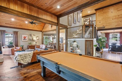 Welcome to an exquisite 4-bedroom, 3.5-bath residence gracefully - photo 22