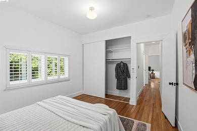 Located on the Piedmont side of Montclair, this 3-bedroom - photo 26