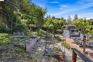 Located on the Piedmont side of Montclair, this 3-bedroom - photo 37