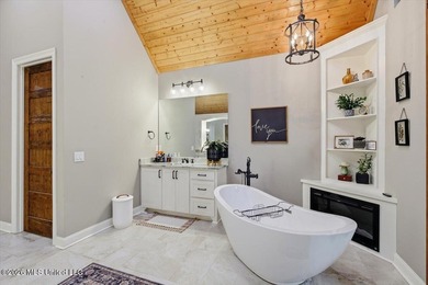 Welcome to an exquisite 4-bedroom, 3.5-bath residence gracefully - photo 38