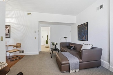 Located on the Piedmont side of Montclair, this 3-bedroom - photo 44