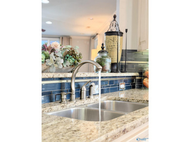 Elegantly appointed condo with breathtaking views of Pickwick - photo 18