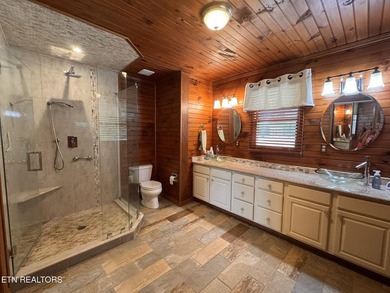 A Masterpiece of Waterfront Living: Experience the pinnacle of - photo 23