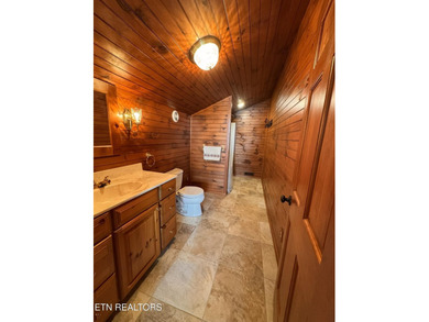 A Masterpiece of Waterfront Living: Experience the pinnacle of - photo 33