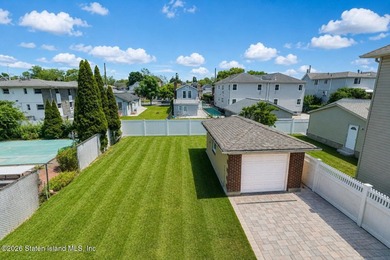 Extensively upgraded two-family detached house in the heart of - photo 44
