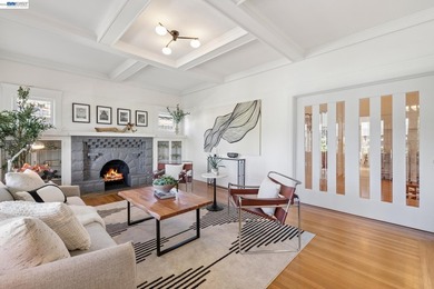 Craftsman Charm Meets Vintage 80s Cool: Flexible Living Just - photo 9