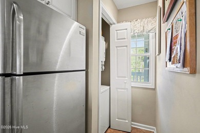 Turn-key 2BR/2BA end unit condo with stunning Intracoastal - photo 11