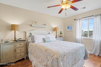 Turn-key 2BR/2BA end unit condo with stunning Intracoastal - photo 16