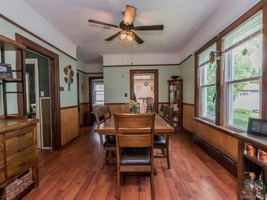This welcoming THROGS NECK bungalow charmer is set on a quiet - photo 18