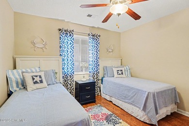 Turn-key 2BR/2BA end unit condo with stunning Intracoastal - photo 20