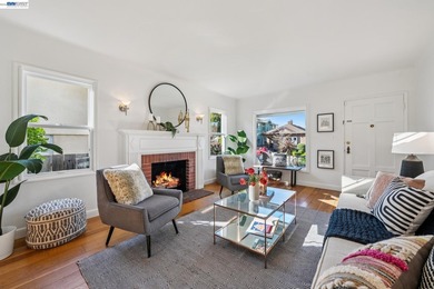 Enjoy the best of Alameda's East End, in this 2+BD/1BA bungalow - photo 2