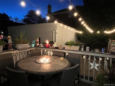 This welcoming THROGS NECK bungalow charmer is set on a quiet - photo 24