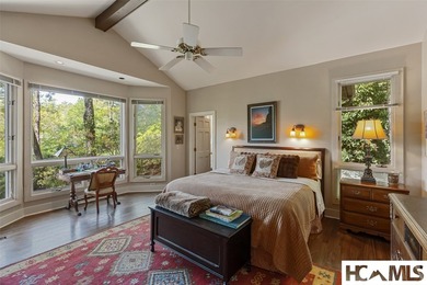Charming Burlingame home with a brand-new roof, just a short - photo 31