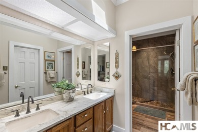 Charming Burlingame home with a brand-new roof, just a short - photo 37