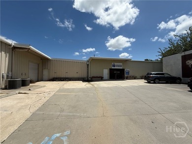 Prime opportunity to acquire a mixed-use commercial property in - photo 3