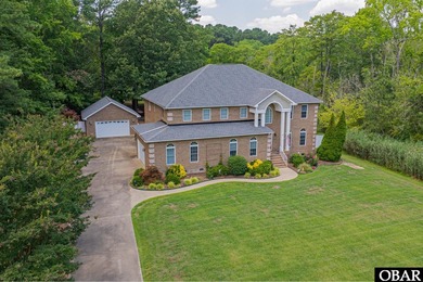 Fall in love with this canal-front estate on a rare 1.35-acre - photo 1