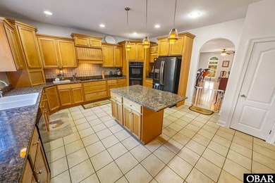 Fall in love with this canal-front estate on a rare 1.35-acre - photo 8