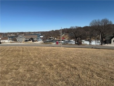 Lake Lot Sale Pending in Gallatin, Missouri