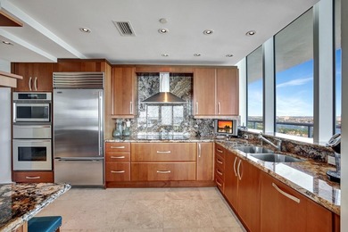 DIRECT OCEANFRONT CORNER WRAP-AROUND BALCONY RITZ CARLTON - photo 7
