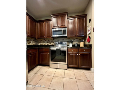 Immaculate 4 Bedroom Home in a Prime Location! Welcome to this - photo 3