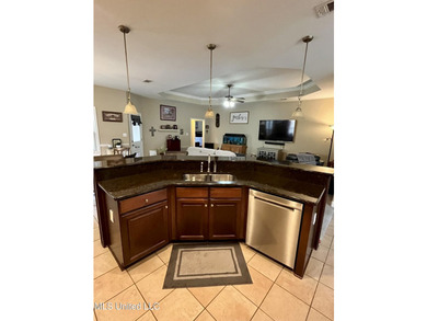 Immaculate 4 Bedroom Home in a Prime Location! Welcome to this - photo 5