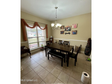 Immaculate 4 Bedroom Home in a Prime Location! Welcome to this - photo 7
