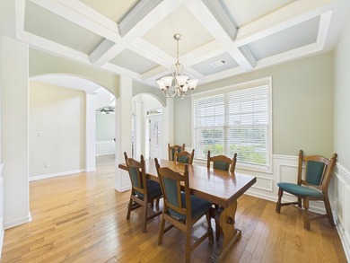 Beautiful Traditional Craftsman-style home in sought-after - photo 6
