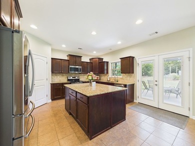 Beautiful Traditional Craftsman-style home in sought-after - photo 9