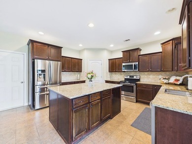 Beautiful Traditional Craftsman-style home in sought-after - photo 10