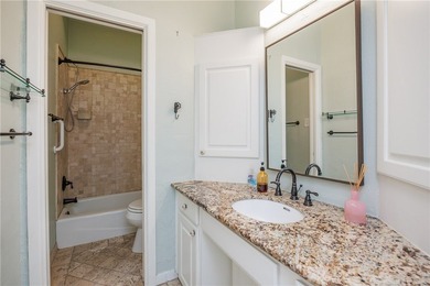 Great location near downtown, hospitals and shopping. This roomy - photo 11