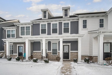 (private lake, pond, creek) Townhome/Townhouse Sale Pending in Crown Point Indiana