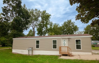 Kuhn Lake Home Sale Pending in Pierceton Indiana