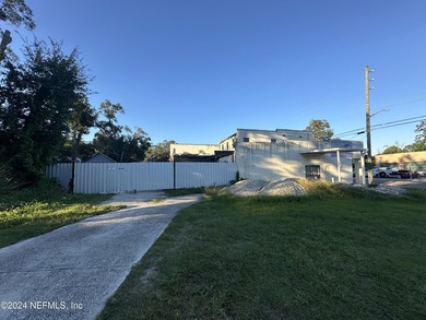 Fully operational Auto Body Shop, Commercial Building, CCG-2 - photo 22