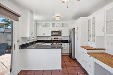 Welcome to this charming two-bedroom, two-bathroom home ideally - photo 3