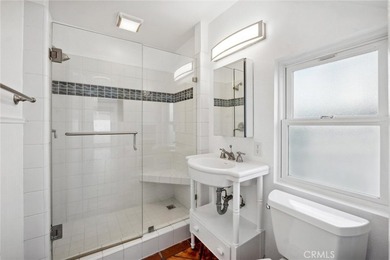 Welcome to this charming two-bedroom, two-bathroom home ideally - photo 7