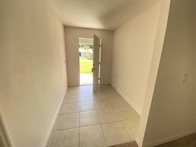 Fantastic newer CBS home located in Lakewood Park, large lot - photo 3