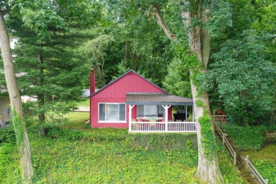 This charming, cozy two-bedroom, one-bath, 660-square-foot - Lake Home For Sale in Three Rivers, Michigan