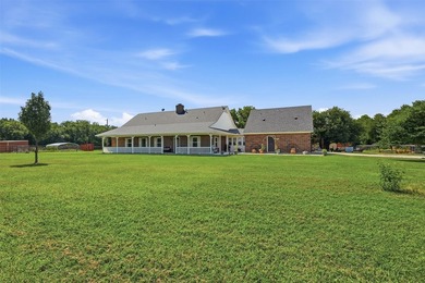 Welcome to this exceptional country estate where thoughtful - photo 3