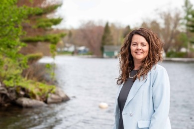 Stephanie Gardner with Portside Real Estate Group/Lakepoint in ME advertising on LakeHouse.com