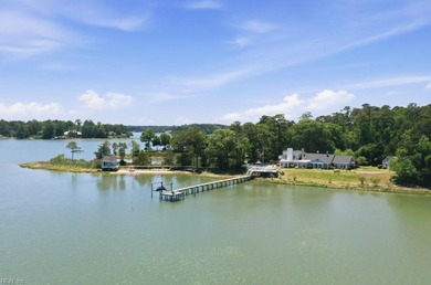 Unduplicated 3+ acre rambling waterfront estate on Lynnhaven Bay - photo 1