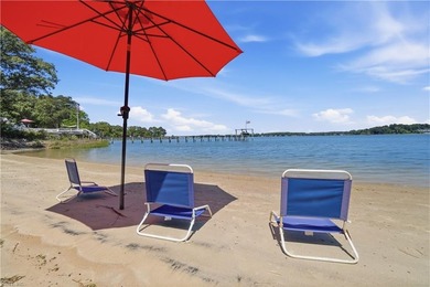 Unduplicated 3+ acre rambling waterfront estate on Lynnhaven Bay - photo 2