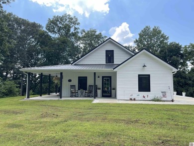 Lake Home For Sale in Cadiz, Kentucky