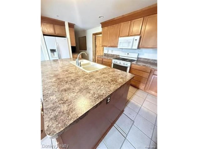 Unique home with tons of potential for really cool - photo 3